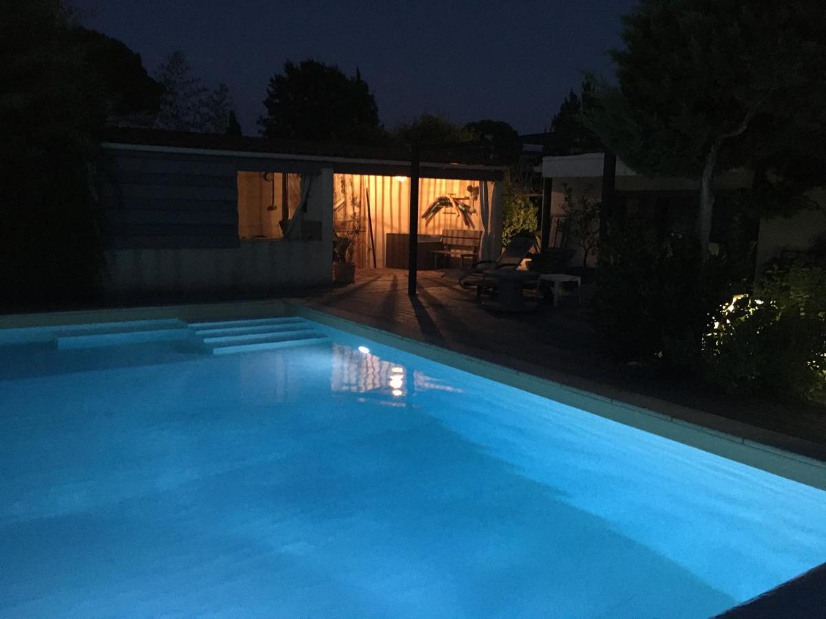 Soleil Lotus Apartment Saint-Hilaire-de-Brethmas Bagian luar foto