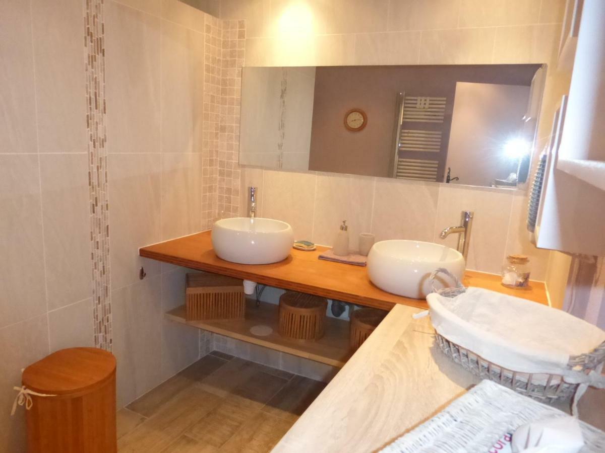Soleil Lotus Apartment Saint-Hilaire-de-Brethmas Bagian luar foto