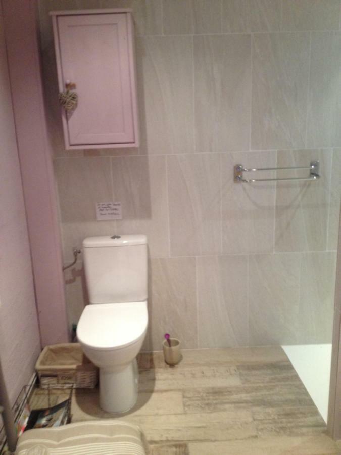 Soleil Lotus Apartment Saint-Hilaire-de-Brethmas Bagian luar foto