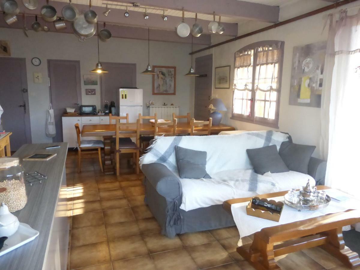 Soleil Lotus Apartment Saint-Hilaire-de-Brethmas Bagian luar foto