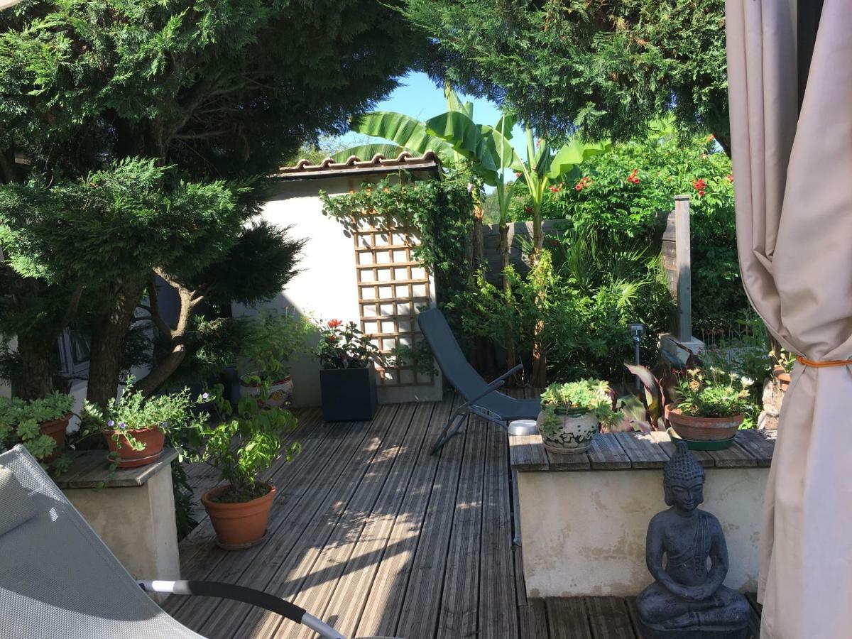 Soleil Lotus Apartment Saint-Hilaire-de-Brethmas Bagian luar foto
