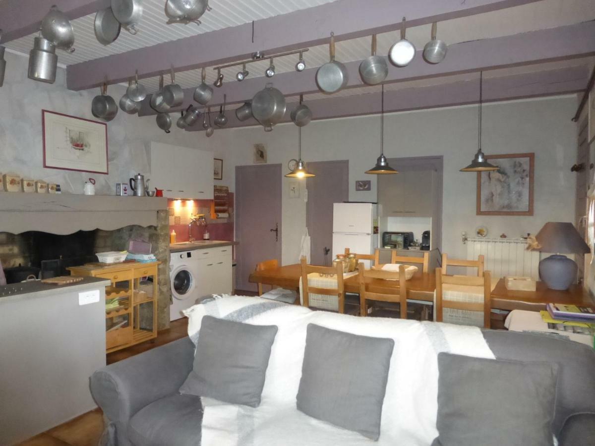 Soleil Lotus Apartment Saint-Hilaire-de-Brethmas Bagian luar foto