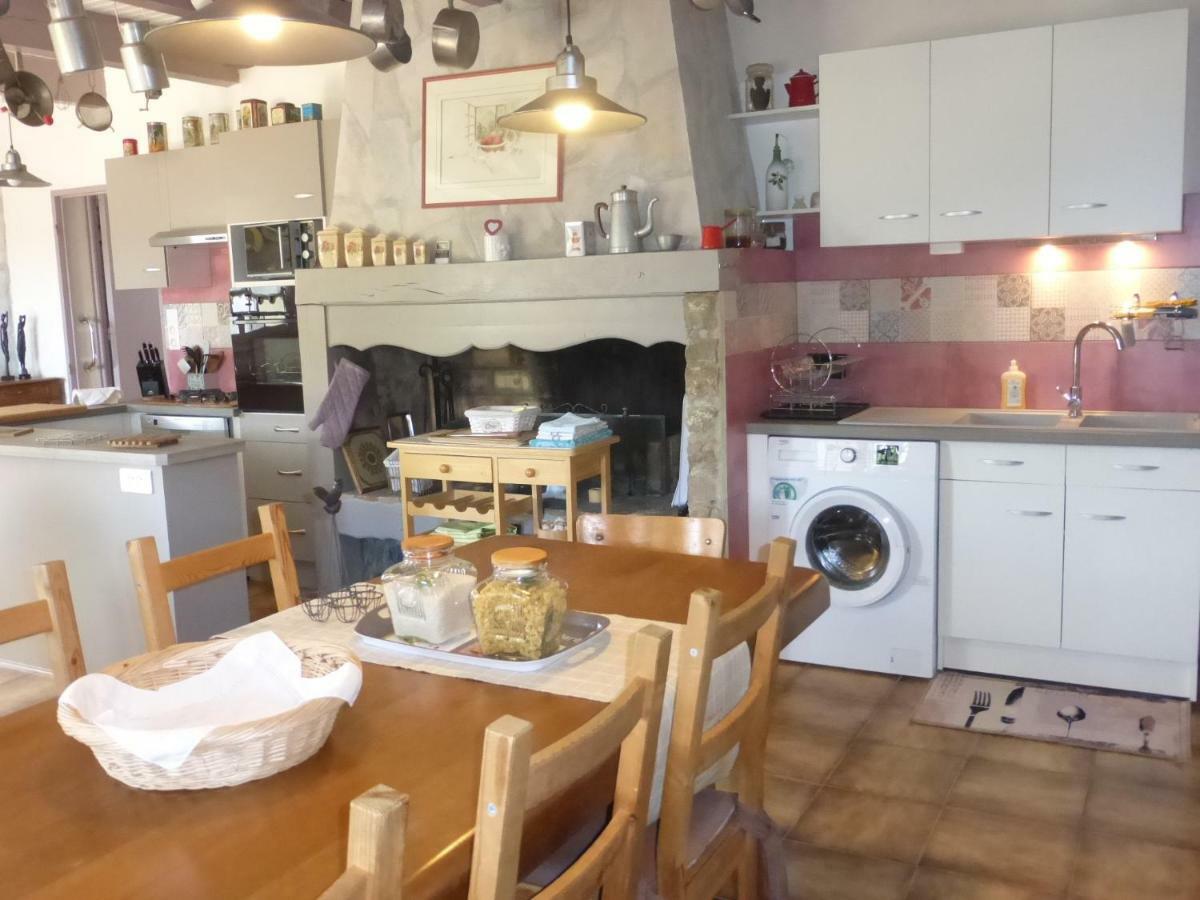 Soleil Lotus Apartment Saint-Hilaire-de-Brethmas Bagian luar foto
